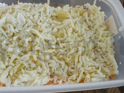 Bet kokio patiekalo salotos "Mimosa" su tunu Žingsnis 5