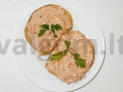 Lašišos makaronai su varškės sūriu pagrindine nuotrauka