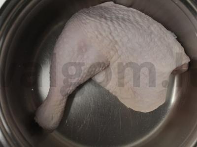 Aštri vištienos sultinio sriuba su kokosų pienu Žingsnis 1