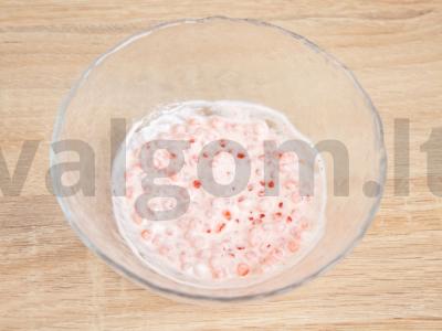 Kiaušiniai, įdaryti raudonaisiais ikrais ir grietine Žingsnis 2