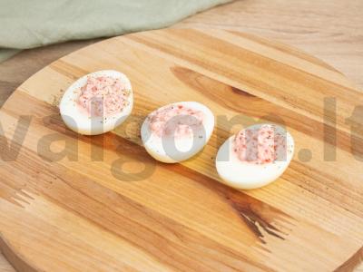 Kiaušiniai, įdaryti raudonaisiais ikrais ir grietine Žingsnis 3