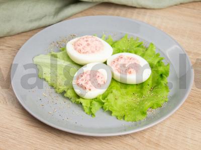 Kiaušiniai, įdaryti raudonaisiais ikrais ir grietine Žingsnis 4