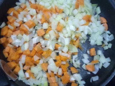 Kiaulienos sultinio sriuba su grikiais Žingsnis 2