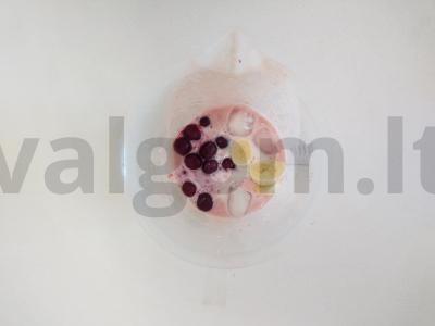 Vyšnių kokteilis su bananais Žingsnis 2