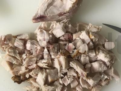 Salotos "Raudonkepuraitė" su rūkyta vištiena ir grybais Žingsnis 2