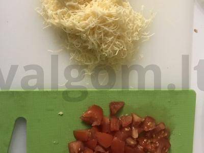 Salotos "Raudonkepuraitė" su rūkyta vištiena ir grybais Žingsnis 3