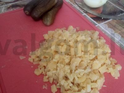 Olivier salotos su kumpiu ir dešra Žingsnis 1