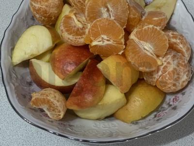 Natūralios obuolių ir mandarinų sultys Žingsnis 2