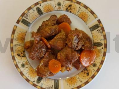 Aštri ėriena su daržovėmis pagrindine nuotrauka