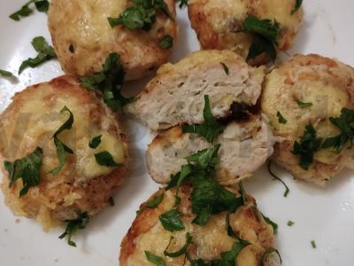 Vištienos kotletai su bulvėmis pagrindine nuotrauka