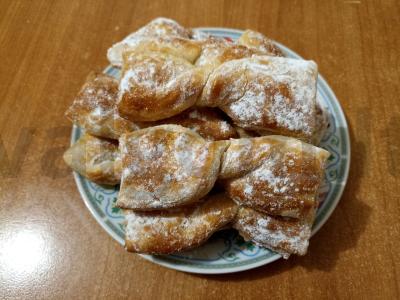 Sluoksniuotos tešlos lankai pagrindine nuotrauka
