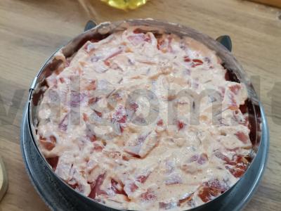 Salotos su krabų lazdelėmis ir rūkyta paprika Žingsnis 3