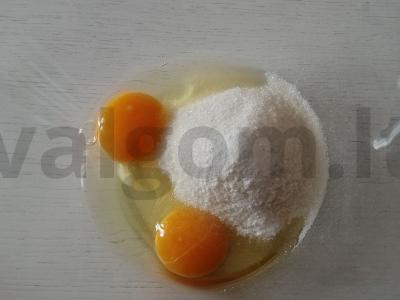 Vyšnių pyragas su grietinės įdaru Žingsnis 2