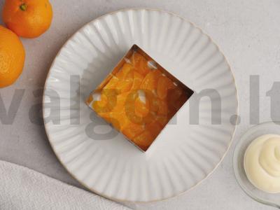 Sluoksniuotos salotos su sūriu ir mandarinais Žingsnis 2