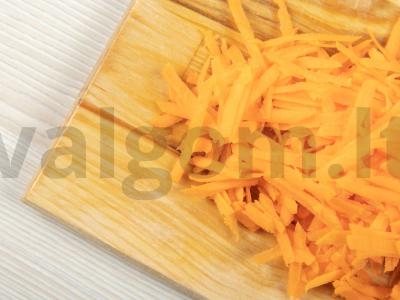 Žuvies salotos su skumbre ir perlinėmis skumbrėmis Žingsnis 1