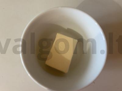 Traškios naminės vaflės, paruoštos sovietinėje vaflinėje Žingsnis 1
