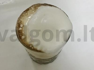 Kapučino su migdolų pienu pagrindine nuotrauka