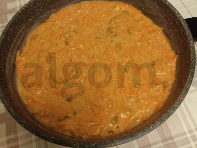 Morkų pyragas su prieskoniais, sultenėmis ir graikiniais riešutais Žingsnis 5