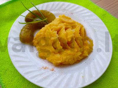 Bulvės su svogūnų padažu pagrindine nuotrauka