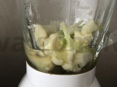 Žiedinių kopūstų kreminė sriuba su kokosų kremu Žingsnis 2