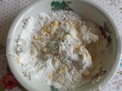 Obuolių pyragas su pabarstukais Žingsnis 2