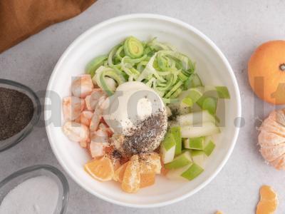 Salotos su krevetėmis, mandarinais ir majonezu Žingsnis 2