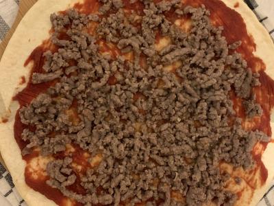 Greita naminė pica su malta mėsa, grybais ir žolelėmis Žingsnis 4