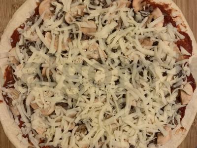 Greita naminė pica su malta mėsa, grybais ir žolelėmis Žingsnis 6