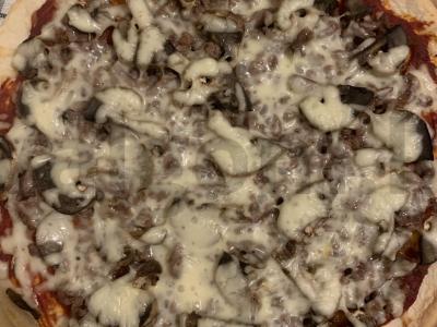 Greita naminė pica su malta mėsa, grybais ir žolelėmis Žingsnis 7