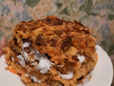 Morkų pyragas su cinamonu ir muskato riešutu pagrindine nuotrauka