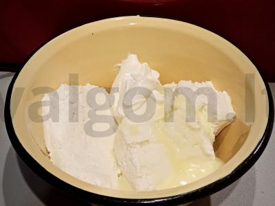 Vaisių ir išrūgų ritinys be kepimo Žingsnis 5