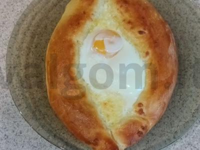 Chačapuri su mocarela pagrindine nuotrauka