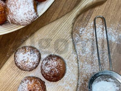 Sūrio pyrago rutuliukai pagrindine nuotrauka