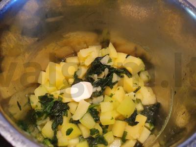 Kūdikių tyrelė su špinatais Žingsnis 4