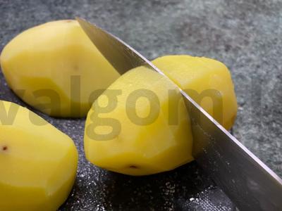 Bulvės, įdarytos šonine ir sūriu Žingsnis 2