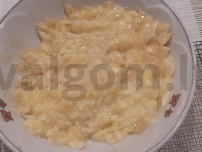 Švelnus bananų ir varškės kremo suflė su cinamonu Žingsnis 1