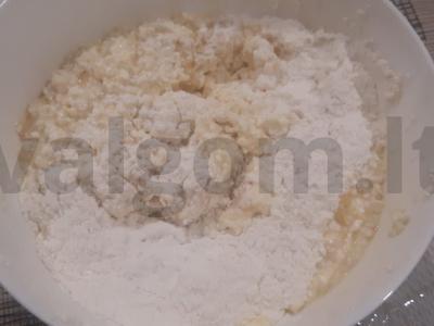 Švelnus bananų ir varškės kremo suflė su cinamonu Žingsnis 4