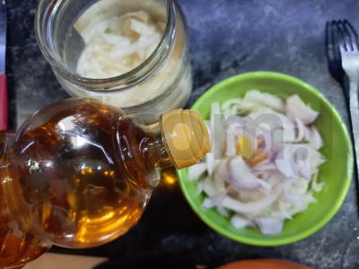 Raugintų kopūstų salotos pagal mamos receptą Žingsnis 7