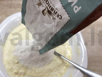 Švelnūs purūs sūrio pyragėliai Žingsnis 4