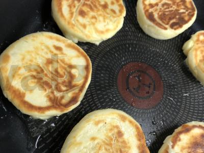 Švelnūs purūs sūrio pyragėliai Žingsnis 5