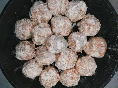 Švelnūs mėsos kukuliai su grietinės padažu Žingsnis 3
