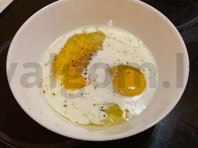Omletas su sūriu ir kiaulienos sprandine Žingsnis 5