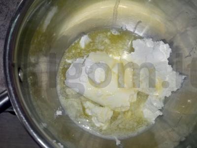 Varškės ir obuolių bandelės iš kvietinių miltų Žingsnis 2