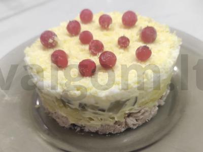 Salotos "Švelnumas" su vištienos krūtinėle ir bulvėmis pagrindine nuotrauka