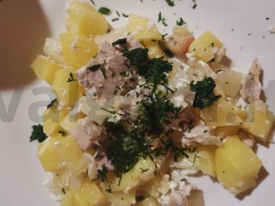 Bulvės su mėsa rankovėje pagrindine nuotrauka