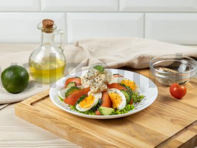 Salotos su mėtomis ir alyvuogių aliejumi pagrindine nuotrauka