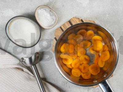 abrikosų kisielius Žingsnis 1