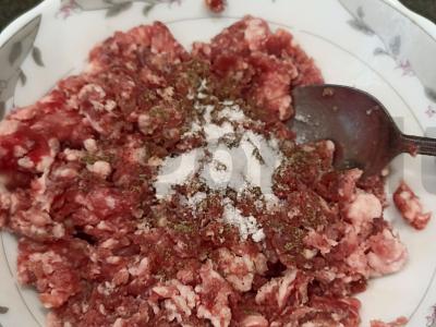 Lengva sriuba su mėsos kukuliais Žingsnis 1