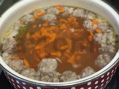 Lengva sriuba su mėsos kukuliais Žingsnis 5