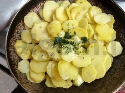 Keptos bulvės su krapais Žingsnis 5